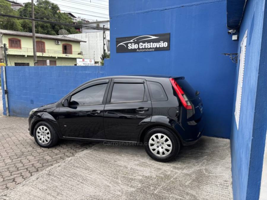 FORD - FIESTA - 2013/2014 - Preta - R$ 30.500,00