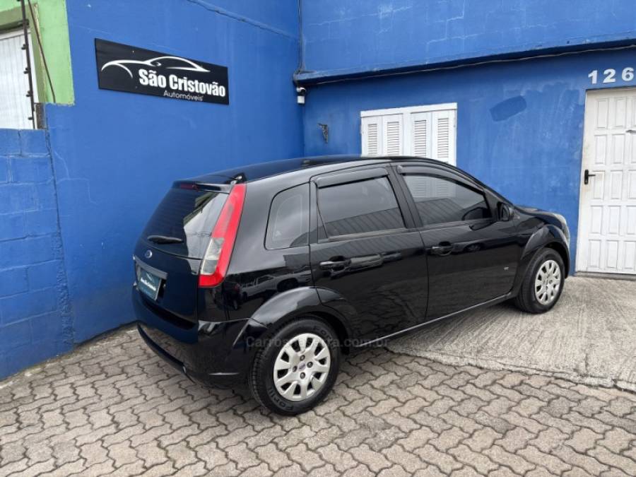 FORD - FIESTA - 2013/2014 - Preta - R$ 30.500,00