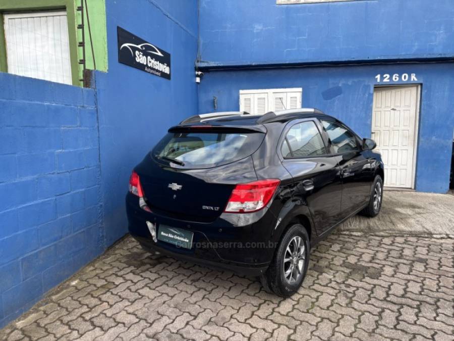 CHEVROLET - ONIX - 2013/2013 - Preta - R$ 42.900,00