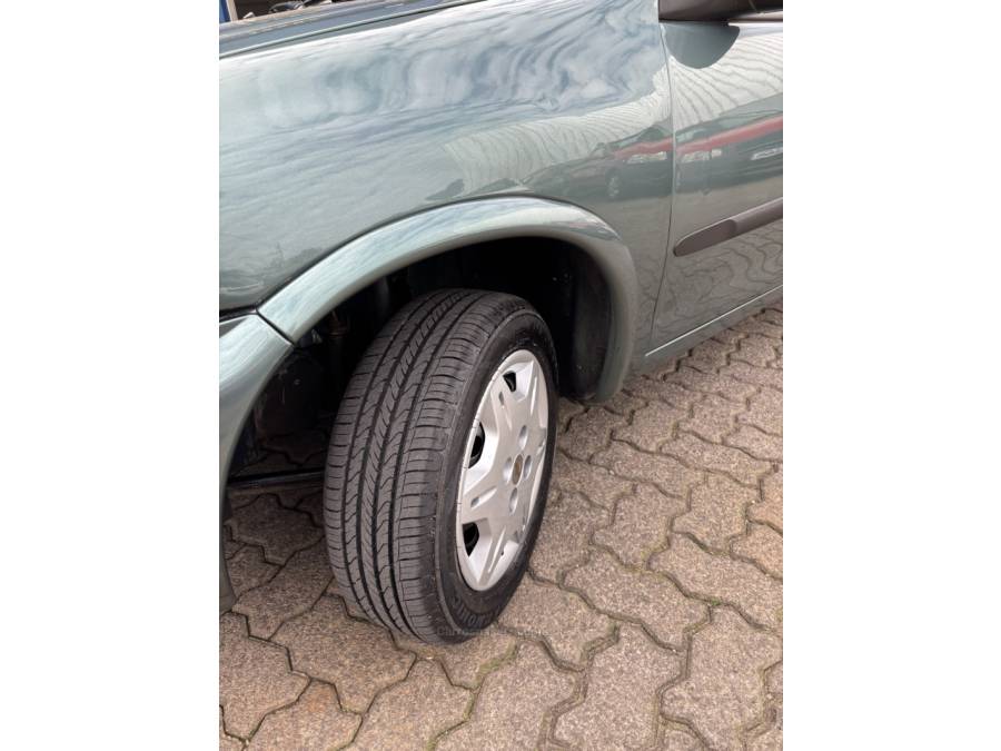 CHEVROLET - CORSA - 1998/1999 - Verde - R$ 17.500,00