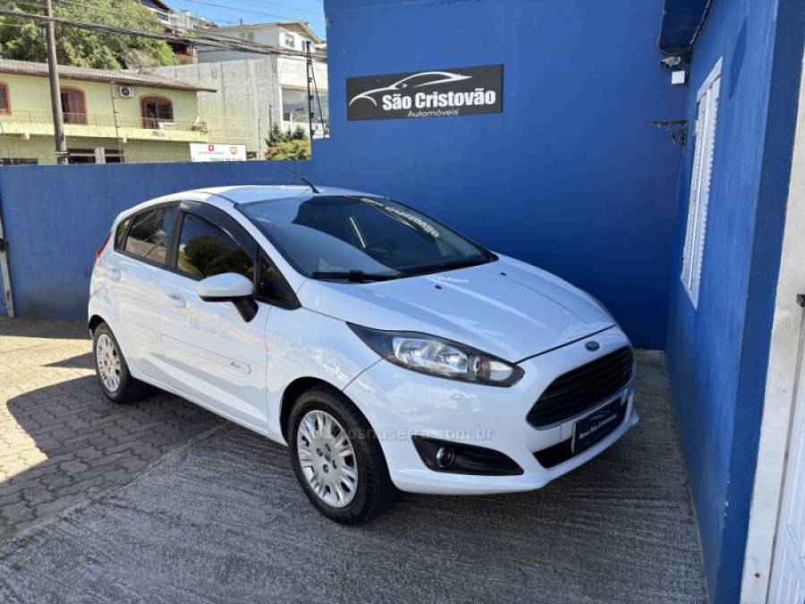 FORD - FIESTA - 2014/2015 - Branca - R$ 49.900,00