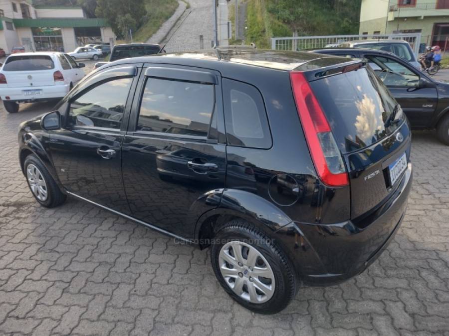 FORD - FIESTA - 2013/2014 - Preta - R$ 30.500,00