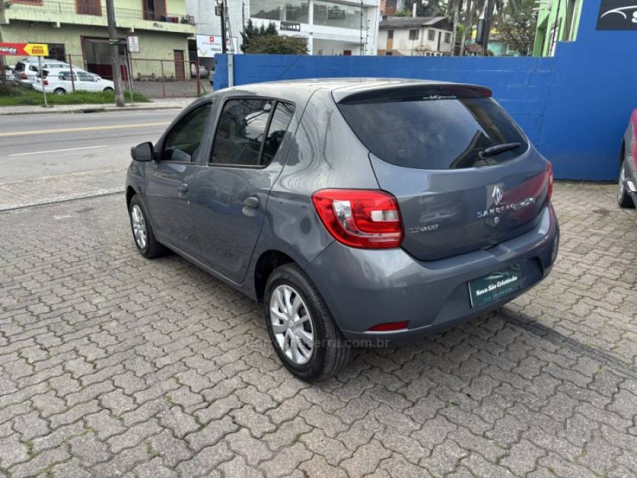 RENAULT - SANDERO - 2017/2018 - Cinza - R$ 42.900,00