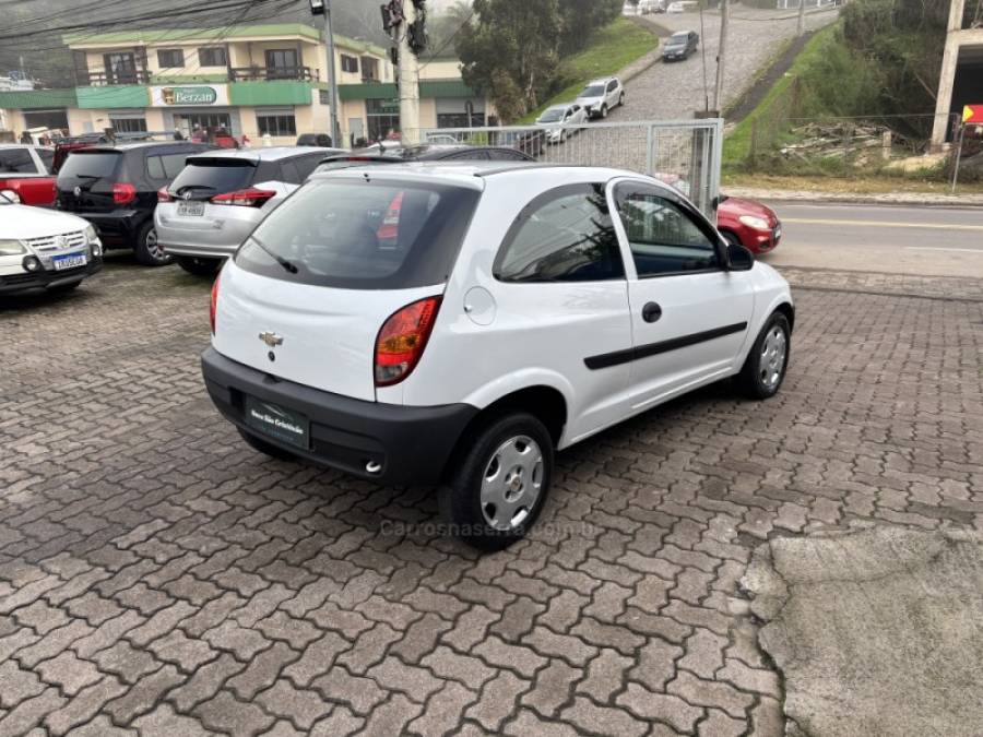 CHEVROLET - CELTA - 2004/2005 - Branca - R$ 16.500,00