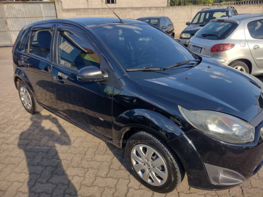 FORD - FIESTA - 2013/2014 - Preta - R$ 30.500,00