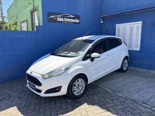 FORD - FIESTA - 2014/2015 - Branca - R$ 49.900,00