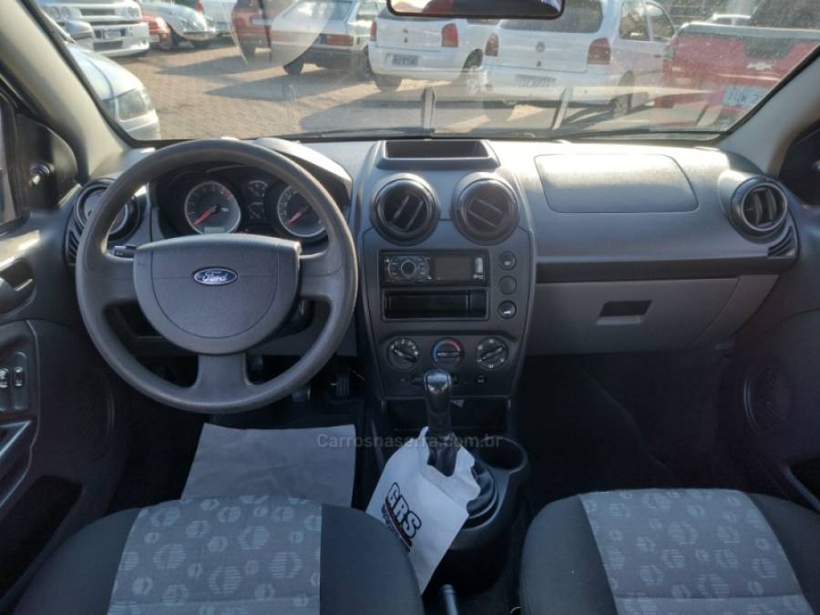 FORD - FIESTA - 2013/2014 - Preta - R$ 30.500,00